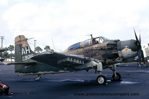 USAF 4407 CCTS Douglas A-1E Skyraider 52-906/AH (1972)