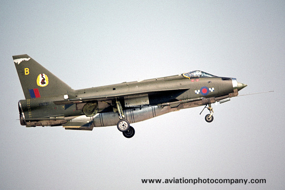 RAF 19 Squadron English Electric Lightning F.2A XN781/B (1972)