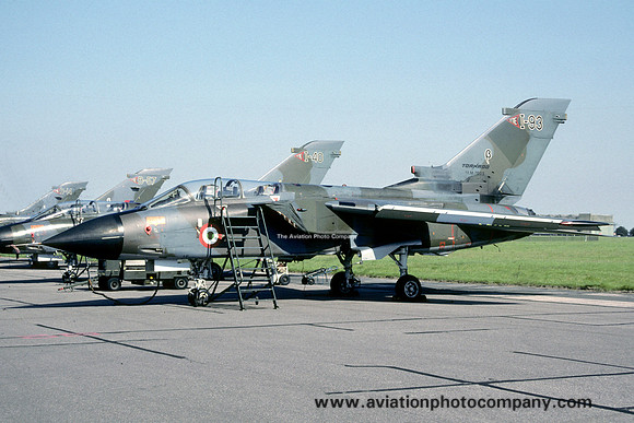 Italian Air Force TTTE Panavia Tornado IDS MM7003/I-93 (1986)