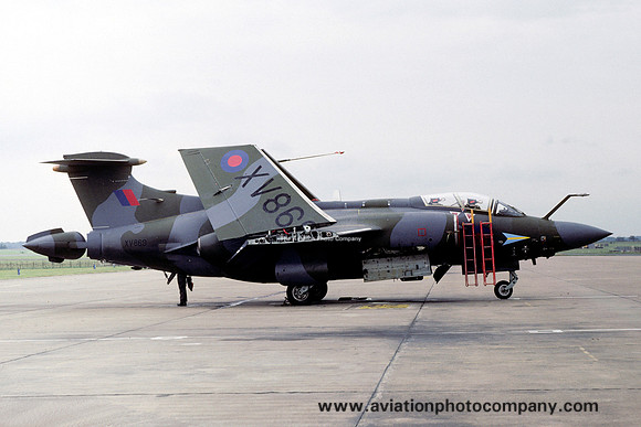 RAF 208 Squadron Blackburn Buccaneer S.2 XV869 (1979)