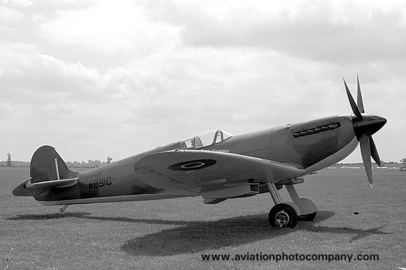 RAF Supermarine Spitifre Vb AB910