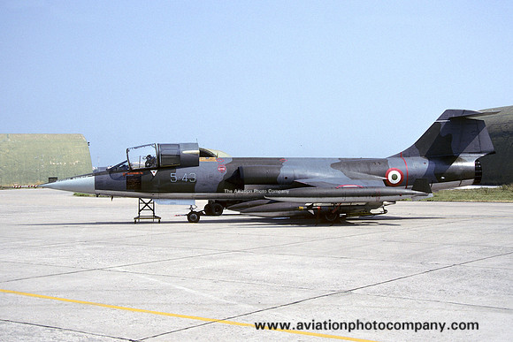 Italian Air Force 5 Stormo Lockheed F-104S Starfighter MM6728/5-43 (1991)