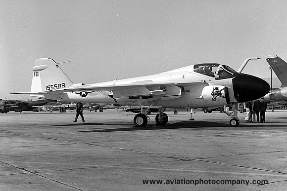 US Navy unmarked Grumman A-6A 155588/19