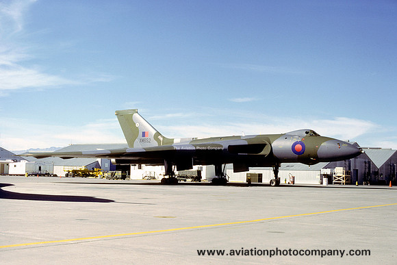 RAF 44 Squadron Avro Vulcan B.2 XM652 (1979)