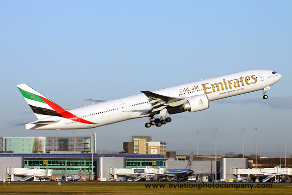 Emirates Airline Boeing 777-31HER A6-EGW at Manchester (2012)