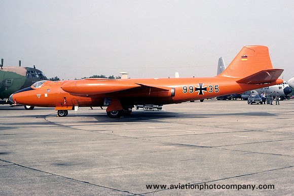 West German AF FBS English Electric Canberra B.2 99+35 (1983)