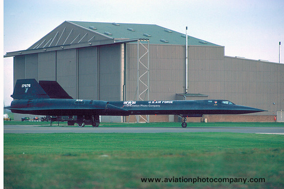 USAF 9 SRW Lockheed SR-71A Blackbird 61-7976 at RAF Mildenhall with Playboy badge