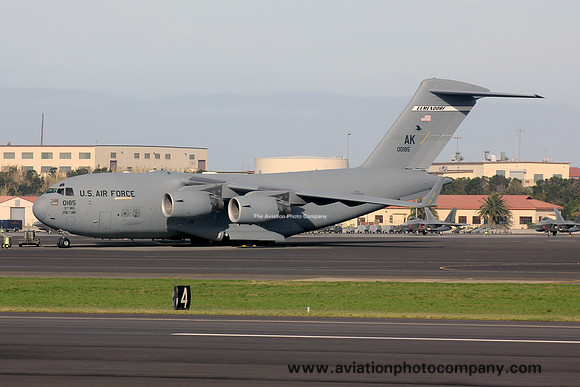 USAF 3rd Wing 517th Airlift Squadron Boeing C-17A 00-0185/AK at Lajes (2013)