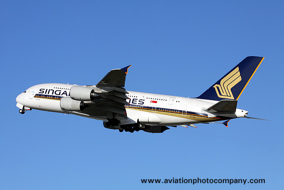 Singapore Airlines Airbus A.380-800 9V-SKO at London Heathrow (2012)