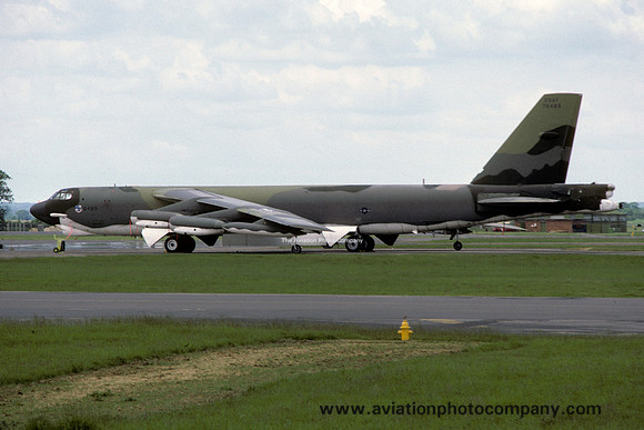 USAF 2 BW Boeing B-52G 57-6489 at RAF Fairford (1985)