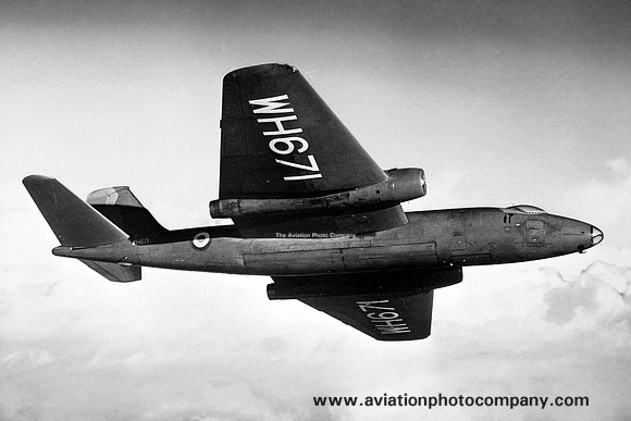 RAF English Electric Canberra B.2 WH671 Air to Air