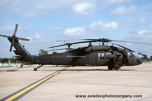 US Army 1-214 Avn Sikorsky UH-60A Blackhawk 87-24643 at RIAT Fairford (2004)