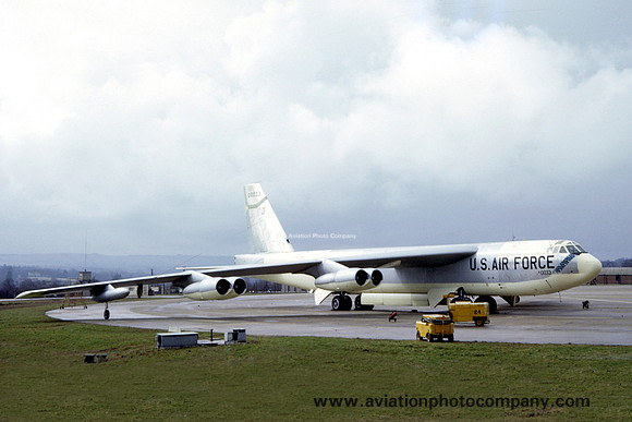 USAF Boeing B-52H 60-0033 at RAF Greenham Common (1964)