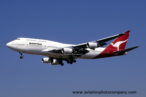 Qantas Boeing 747-400 VH-OJP at Los Angeles IAP (1997)