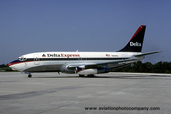 Delta Express Boeing 737-200 N303DL (1997)