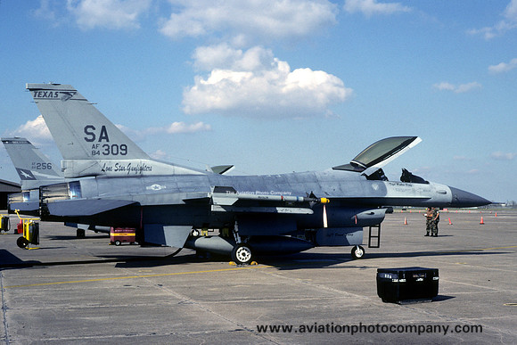USAF Texas ANG 182 FS GD F-16C 84-1309/SA (1999)