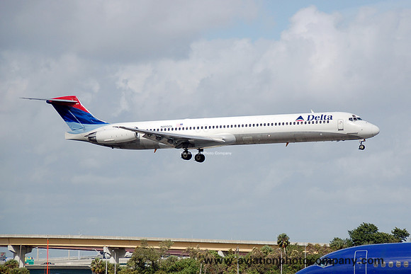 Delta Airlines McDonnell Douglas MD-82 N995DL at Fort Lauderdale (2008)