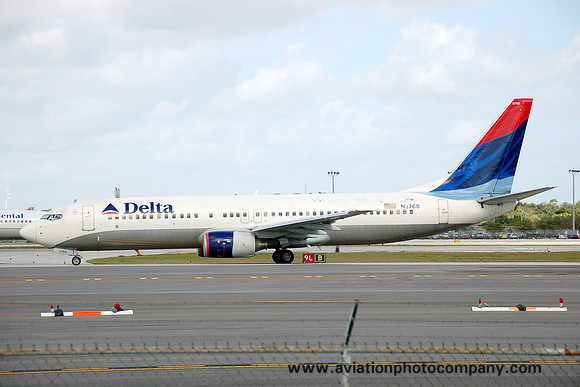 Delta Airlines Boeing 737-800 N3768 at Fort Lauderdale (2008)