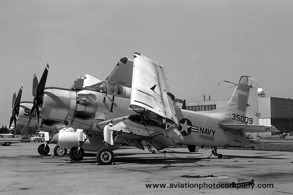 USN Douglas EA-1F 135009 (1965)