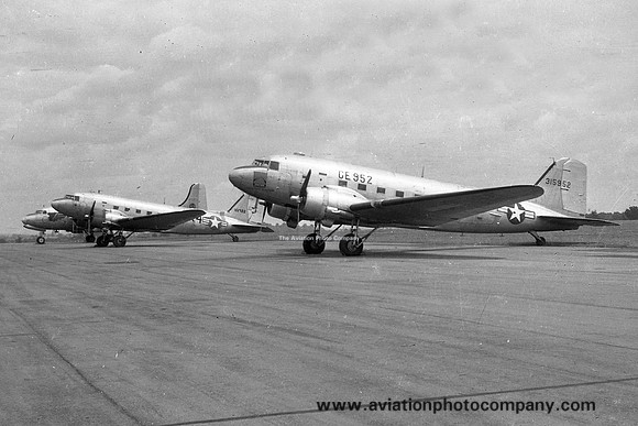 USAF 56th Fighter Group Douglas C-47A Dakota 43-15952 (1948)