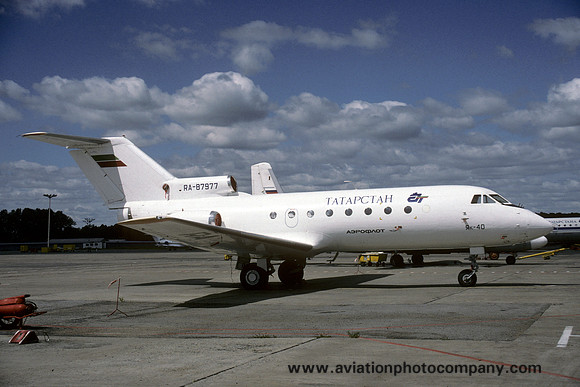 Tatarstan Aeroflot Yakolev Yak-40 RA-87977 (1994)