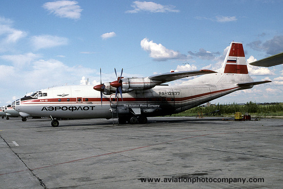 Aeroflot Antonov An-12 RA-12977 (1994)