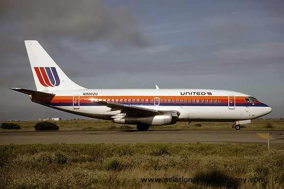 United Airlines Boeing 737-222 N9002U