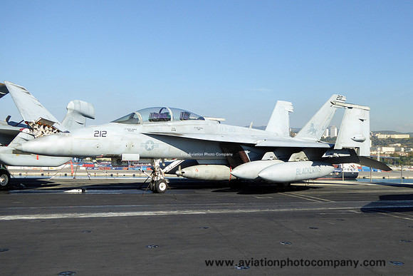 US Navy VFA-213 McDonnell Douglas F/A-18F 166638/AJ-212 on board USS George HW Bush in Marseille Harbour (2014)