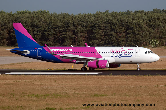 Wizz Air Airbus A320-200 HA-LYQ at Eindhoven (2015)
