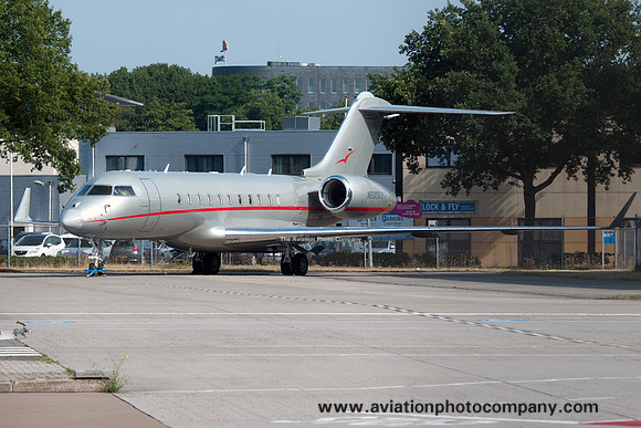 Vistajet Bombardier Global 5000 N500VJ at Eindhoven (2015)