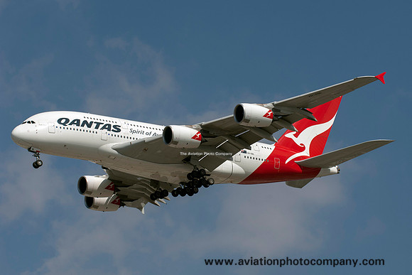 Qantas Airbus A380-800 VH-OQL at Los Angeles IAP (2014)