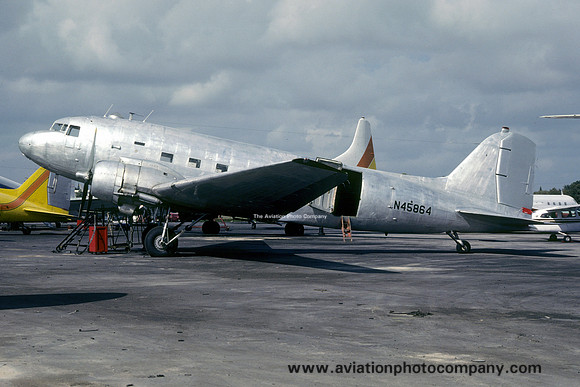 Douglas C-47 Dakota N45864 (1980)