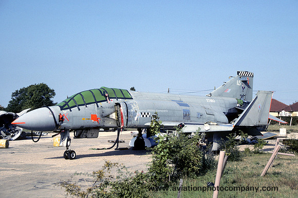 RAF 43 Squadron McDonnell F-4K Phantom FG.1 XT863 stored at Abingdon (1990)
