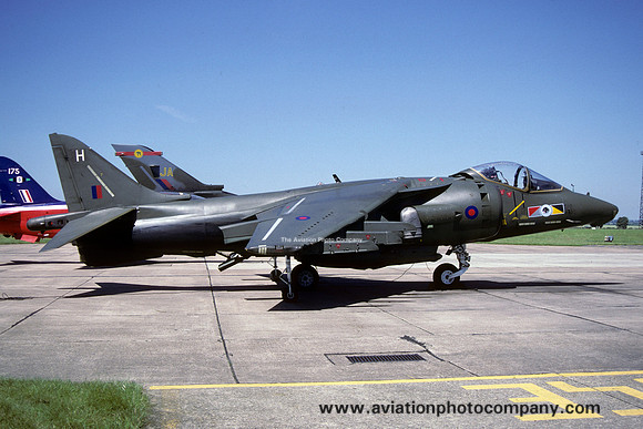 RAF 233 OCU Hawker Siddeley Harrier GR.5 ZD353/H (1990)