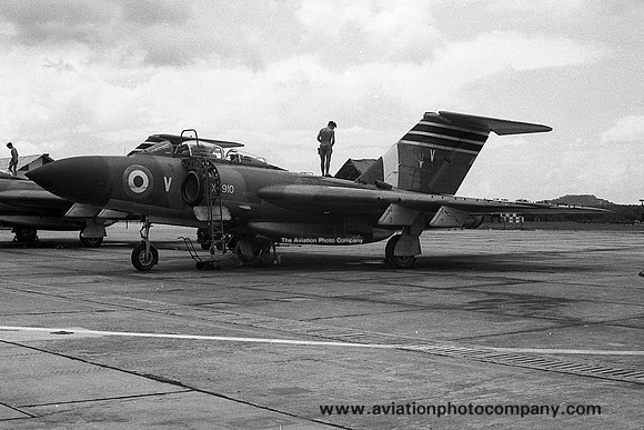 RAF 60 Squadron Gloster Javelin FAW.9 XH910/V at RAF Tengah (1966)