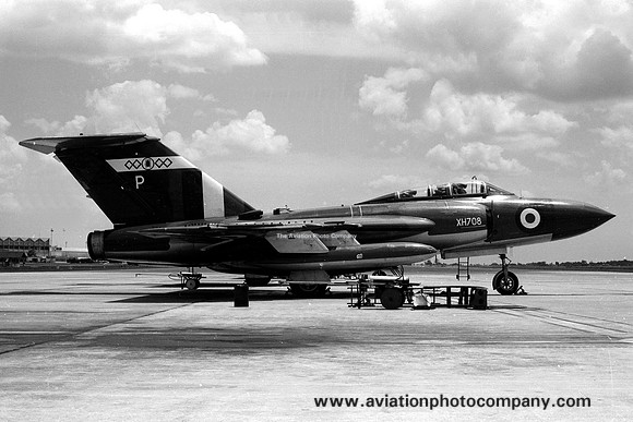 RAF 64 Squadron Gloster Javelin FAW.9 XH708/P at RAF Tengah (1967)