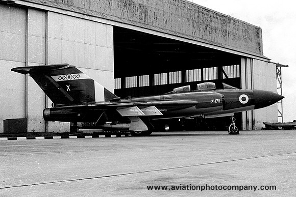 RAF 64 Squadron Gloster Javelin FAW.9 XH711/X at RAF Tengah (1965)