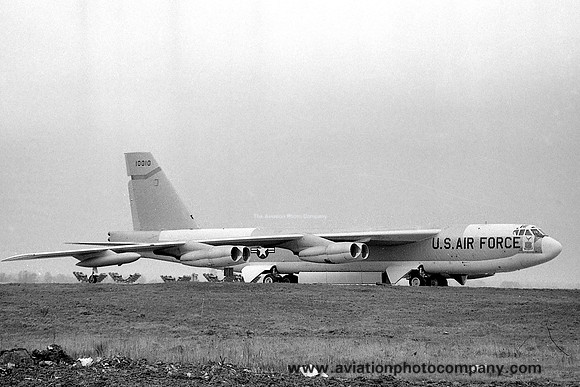USAF Boeing B-52H 61-0010 at RAF Fairford (1964)