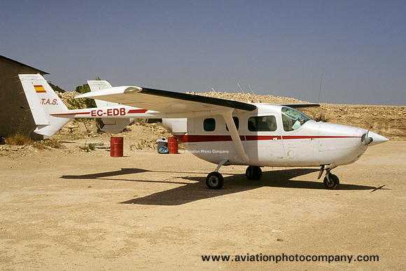 TAS Cessna 337 EC-EDB