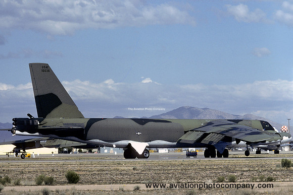 USAF Boeing B-52H 61-0036 (1975)