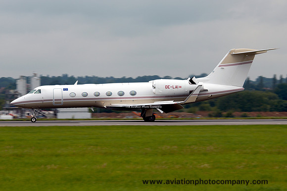 Gulfstream 450 OE-LAI at Luton (2012)