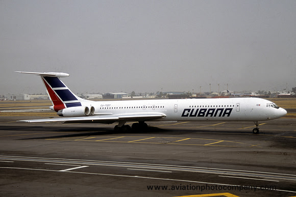Cubana Ilyushin Il-62 CU-T1217 at Mexico City IAP (1998)