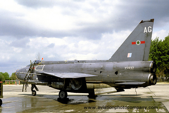 RAF 5 Squadron English Electric Lightning F.6 XS932/AG (1986)