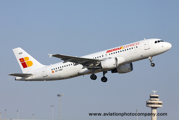 Iberia Express Airbus A320-200 EC-KOH at Palma de Mallorca (2015)