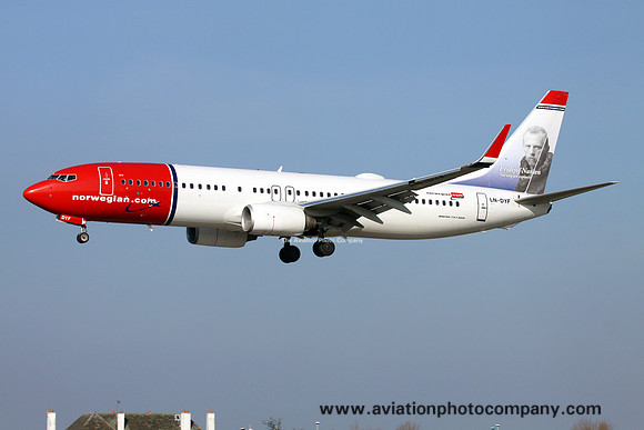 Norwegian Air Shuttle Boeing 737-800 LN-DYF at Manchester (2013)