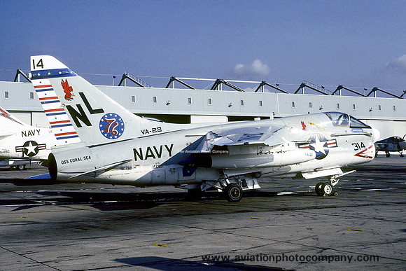 USN VA-22 LTV A-7E 156811/NL314 (1977)
