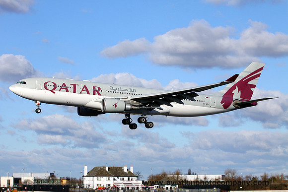 Qatar Airways Airbus A330-20 A7-ACJ at Manchester (2013)