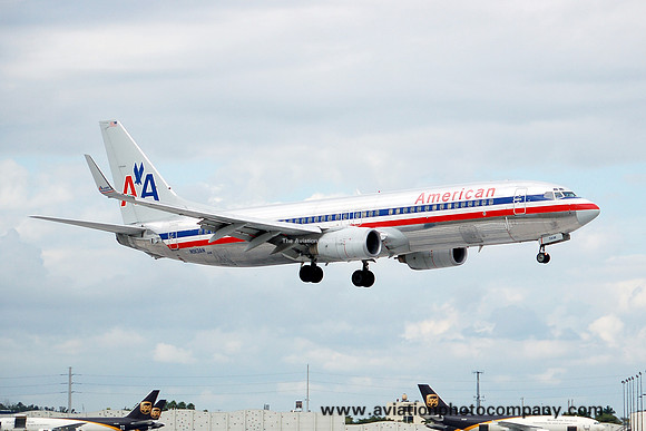 American Airlines Boeing 737-800 N913AN at Miami IAP (2008)