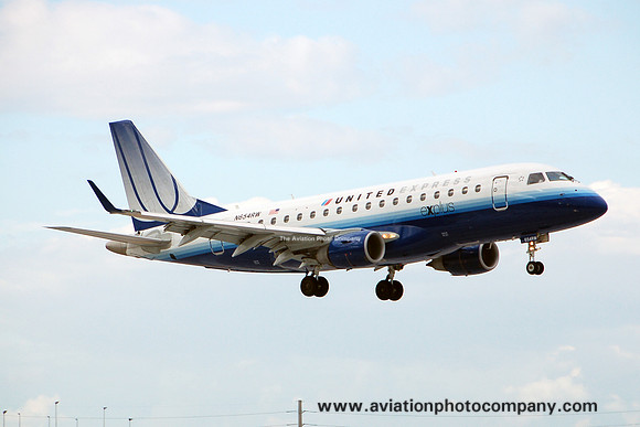United Express Embraer ERJ-170 N654RW at Miami IAP (2008)