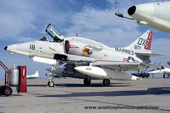 USMC VMA-324 Douglas A-4M 158171/DX-18 (1972)